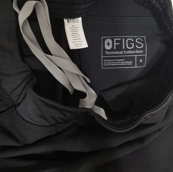 FIGS Axim Cargo Scrub Pants, Color  Black, Size S. - Picture 5 of 8